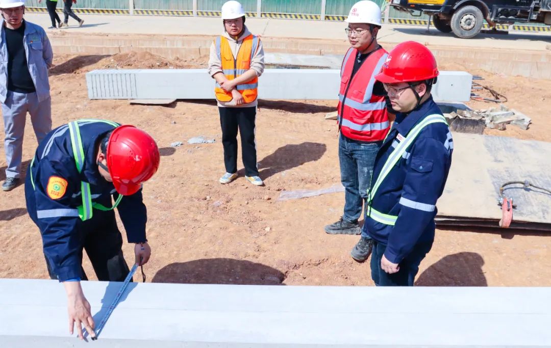 工程建設(shè)跑出加速度！磷化工項(xiàng)目預(yù)制管廊開始安裝(圖3)