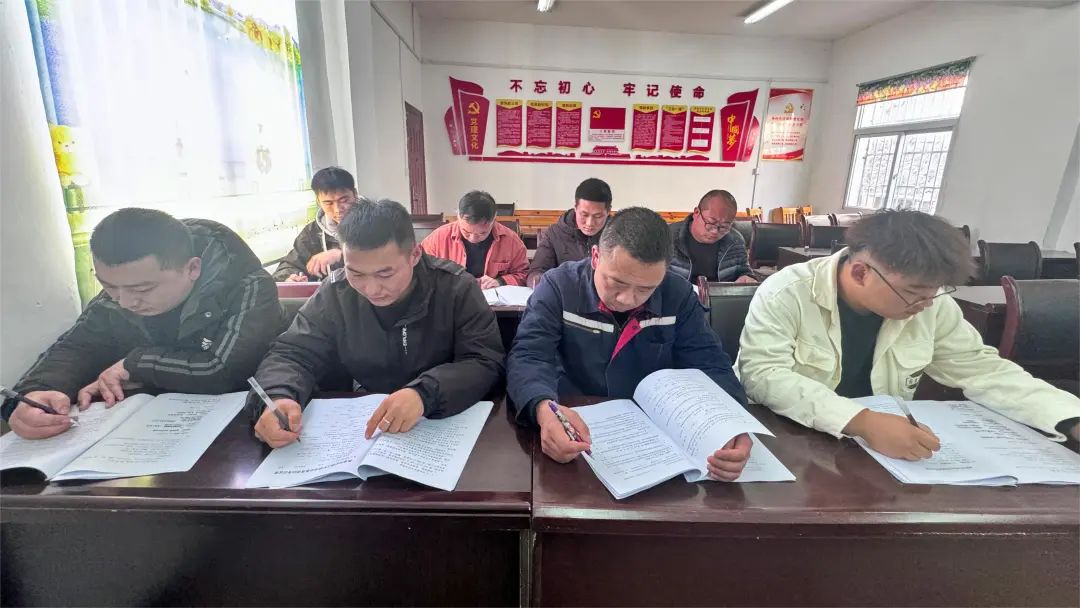 宜化礦業(yè)：強(qiáng)化教育培訓(xùn)提技能，新工分級(jí)管理見(jiàn)實(shí)效(圖2)