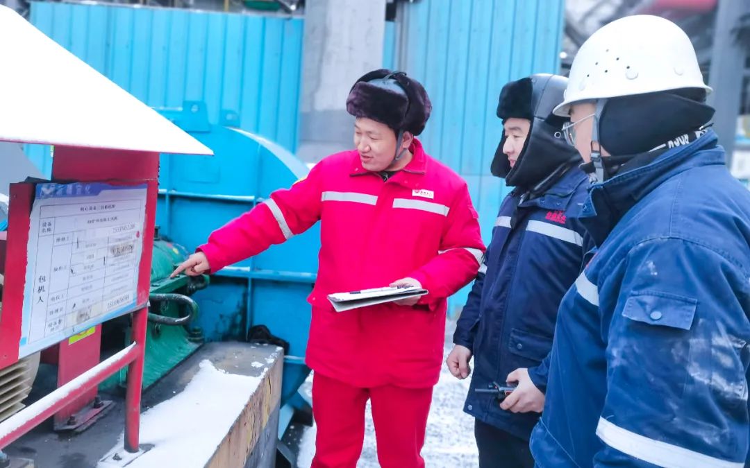 新疆宜化電石車間二一班：強(qiáng)化班組建設(shè)，筑牢基層基石(圖3)