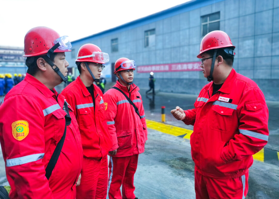 新疆宜化：直擊大修一線，看他們奮戰(zhàn)的身影(圖8)