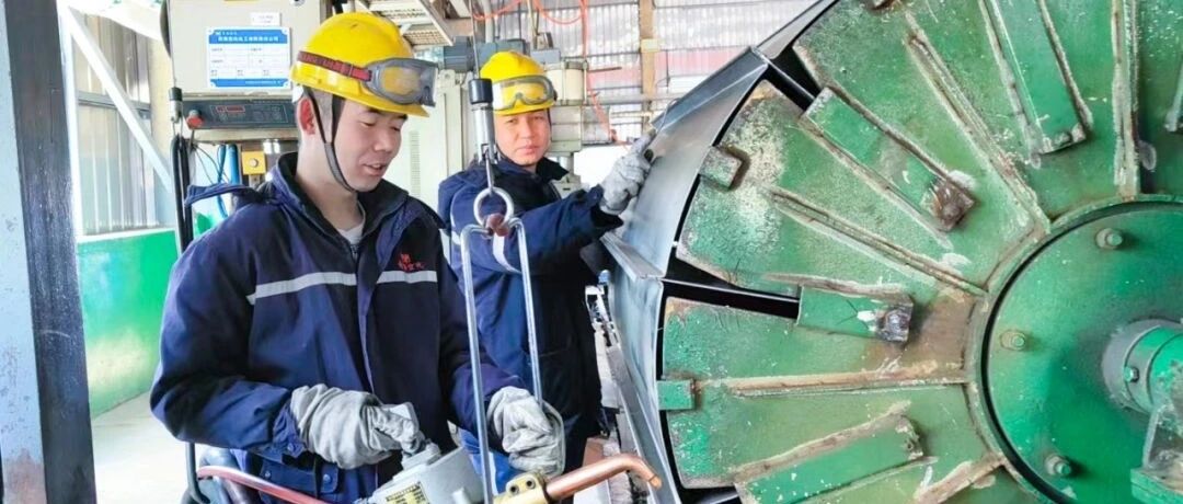 青海宜化電石分廠電極殼班：加強(qiáng)標(biāo)準(zhǔn)化建設(shè)，保障電石爐長(zhǎng)周期穩(wěn)定運(yùn)行